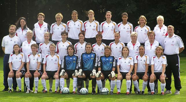 © Bild: Volker Lieberum, Mannschaftsfoto im Trainingslager viele weitere Bilder finden Sie auf der Seite von Renate Lingor: www.idgie10.de Spielberichte, Nachrichten uvm auch im Online-Magazin von Frauenfußballfans www.fansoccer.de © Bild: Volker Lieberum, Mannschaftsfoto im Trainingslager viele weitere Bilder finden Sie auf der Seite von Renate Lingor: www.idgie10.de Spielberichte, Nachrichten uvm auch im Online-Magazin von Frauenfußballfans www.fansoccer.de